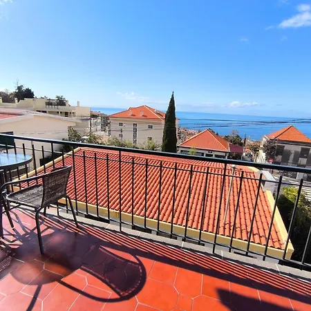 Vila Telo *